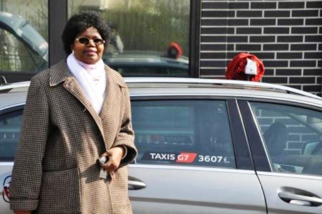 Mme ZONGO née YAMEOGO Ramata, taxiwoman de profession, est heureuse grand-mère de trois petits enfants, installée en France depuis 1979.